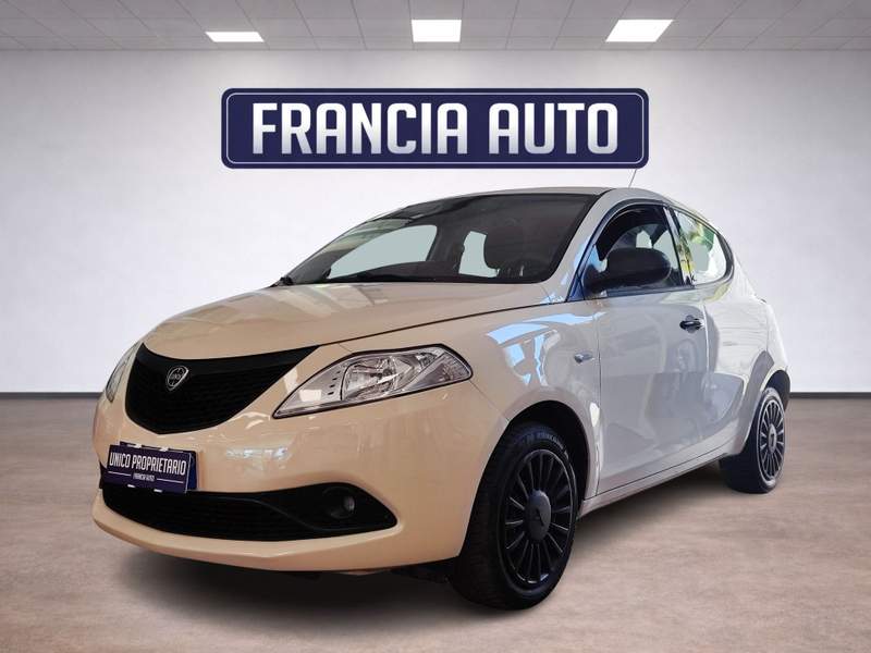 Lancia Ypsilon