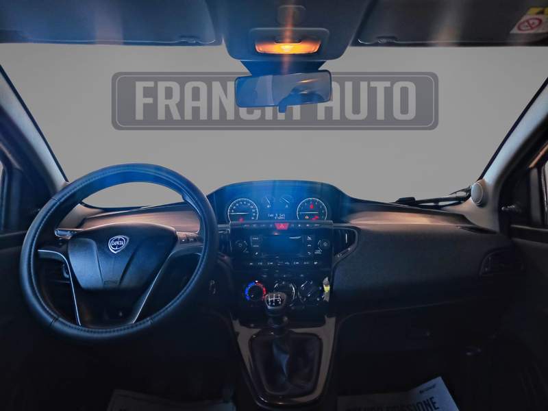 Lancia Ypsilon