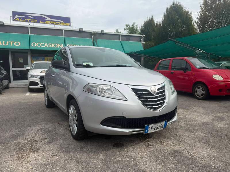 Lancia Ypsilon