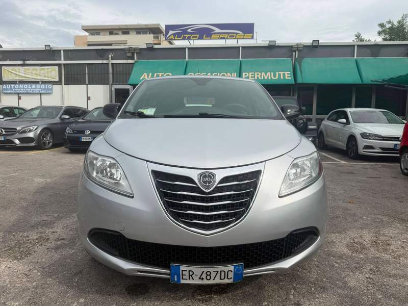 Lancia Ypsilon