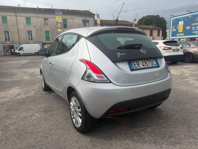 Lancia Ypsilon