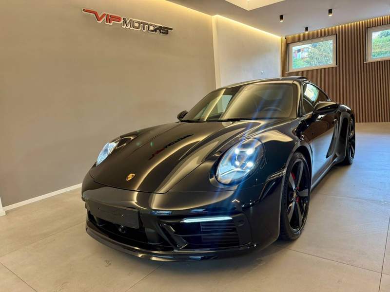 Porsche 911 (992)