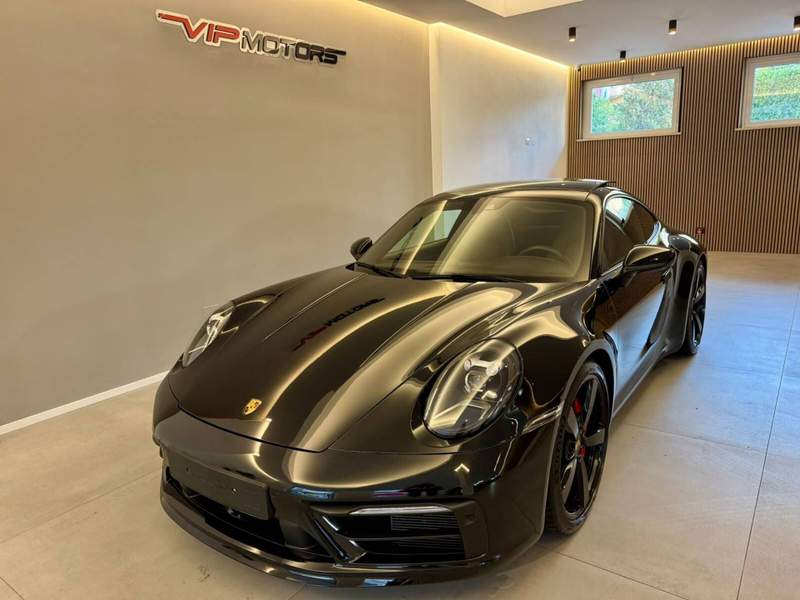 Porsche 911 (992)