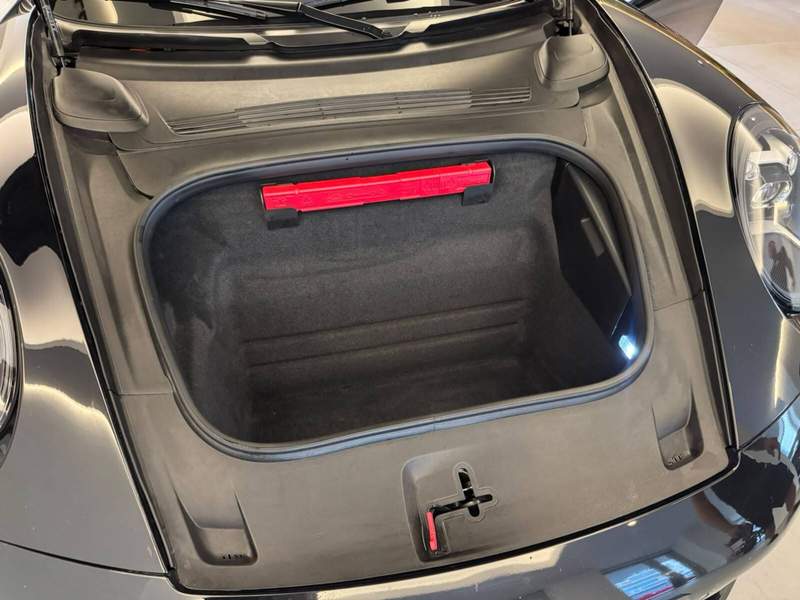 Porsche 911 (992)