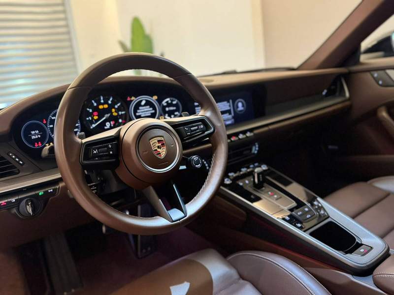 Porsche 911 (992)
