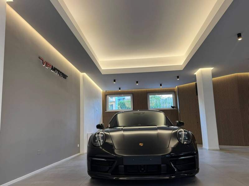 Porsche 911 (992)