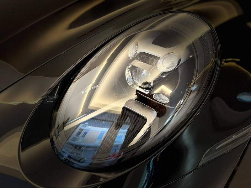 Porsche 911 (992)
