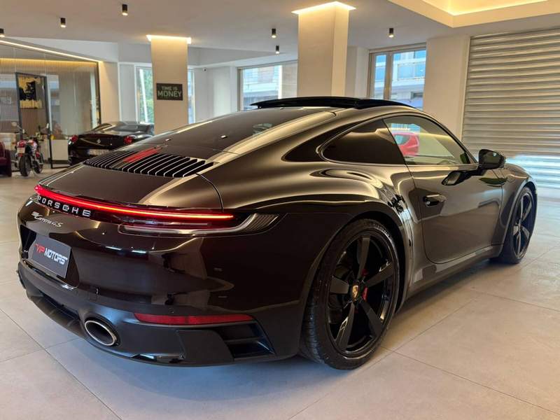 Porsche 911 (992)