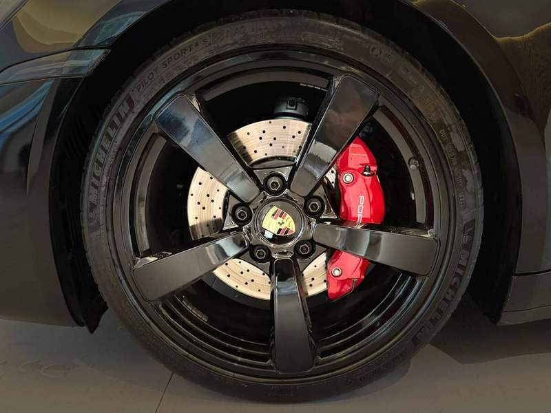 Porsche 911 (992)