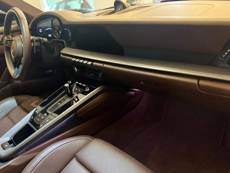 Porsche 911 (992)