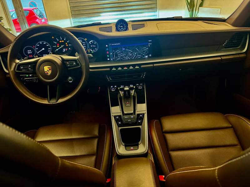Porsche 911 (992)