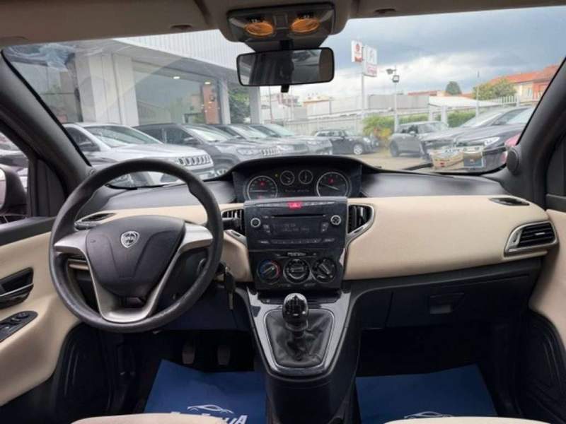 Lancia Ypsilon