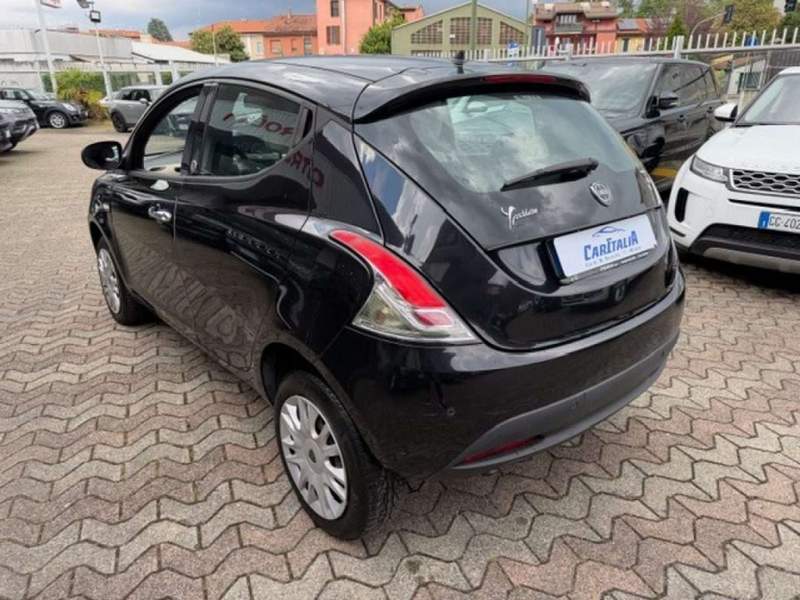 Lancia Ypsilon