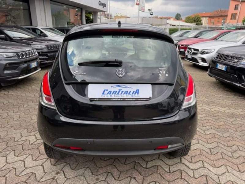 Lancia Ypsilon
