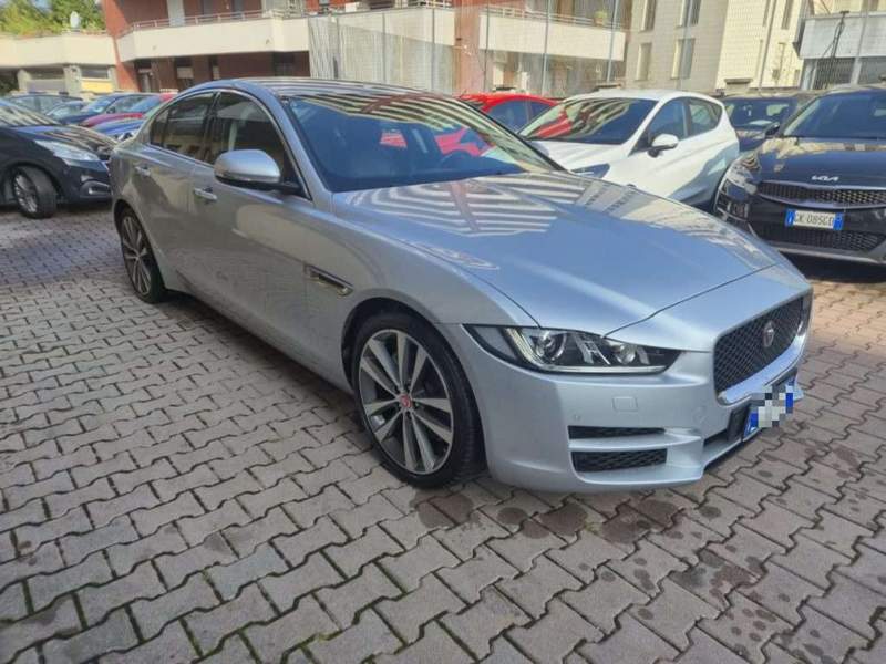 Jaguar XE