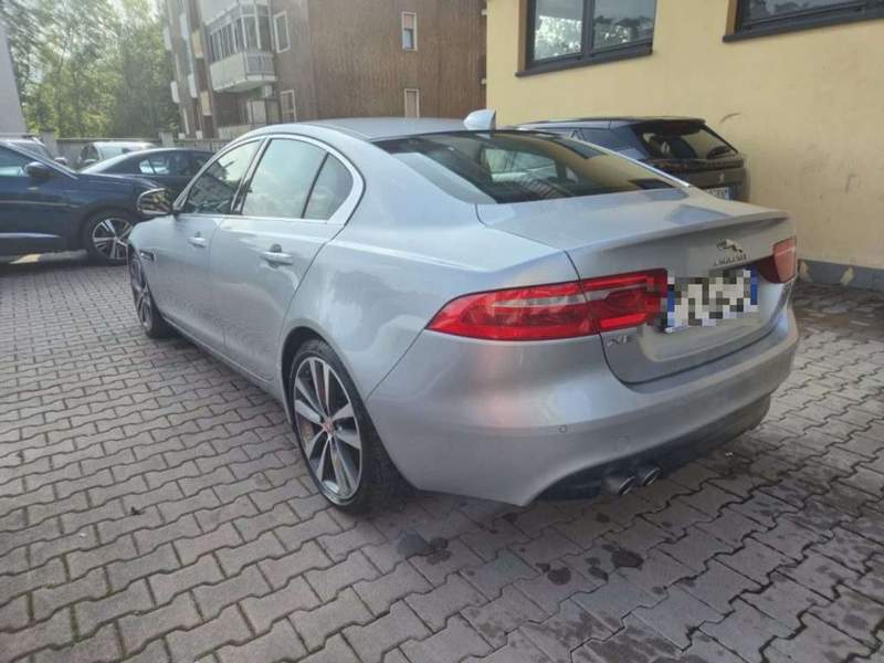 Jaguar XE