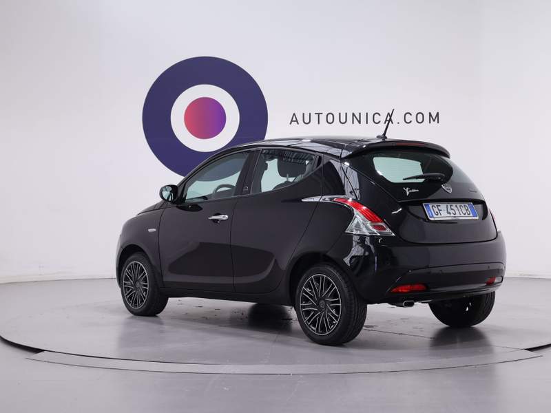 Lancia Ypsilon