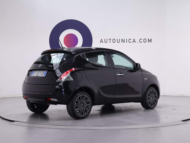 Lancia Ypsilon