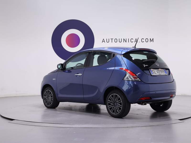 Lancia Ypsilon