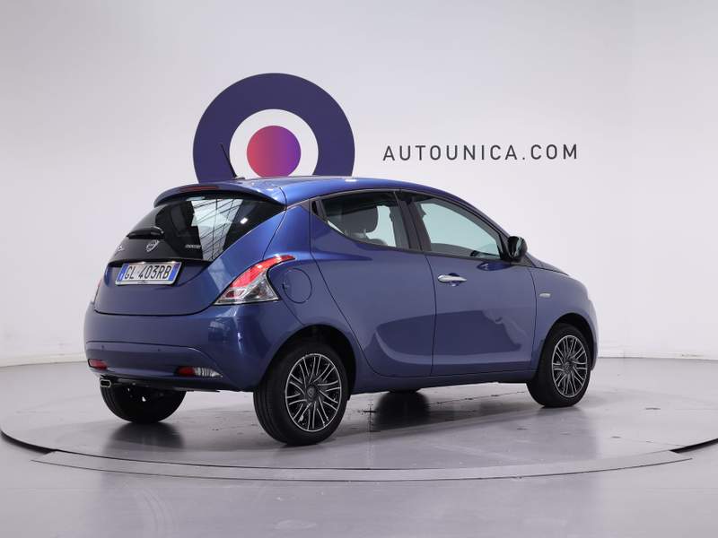 Lancia Ypsilon