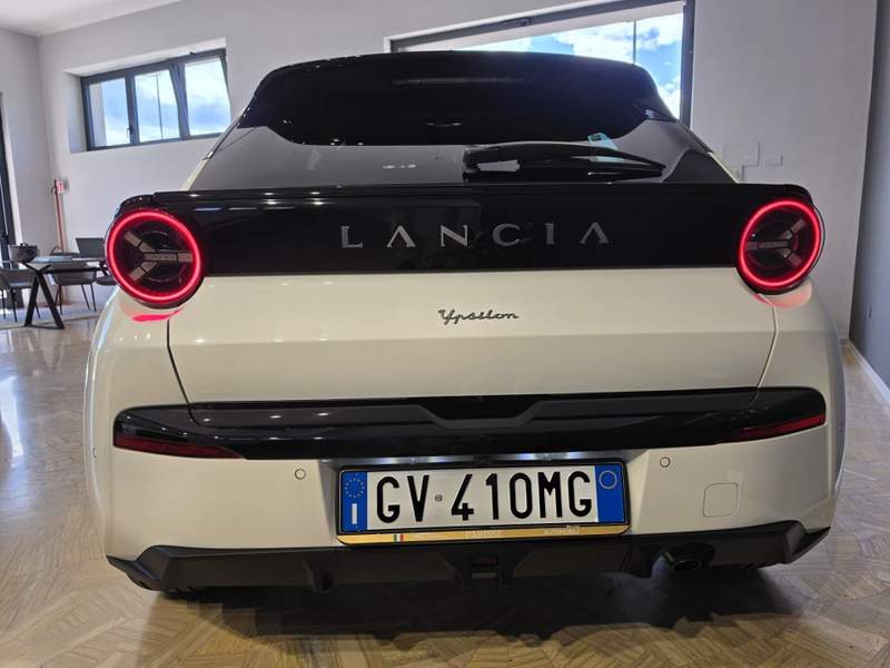 Lancia Ypsilon