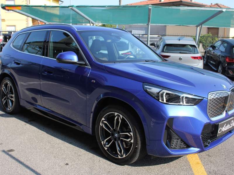 BMW iX1