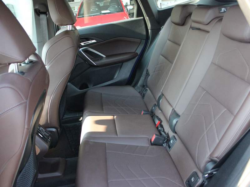 BMW iX1