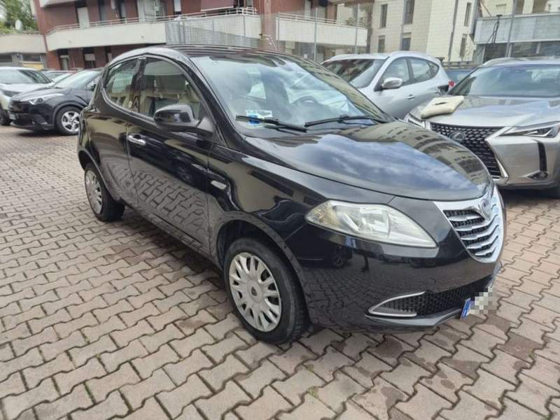 Lancia Ypsilon