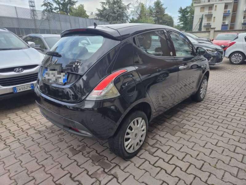 Lancia Ypsilon