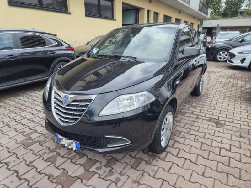 Lancia Ypsilon