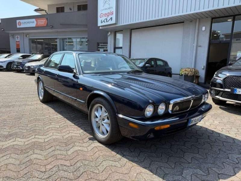 Jaguar XJ