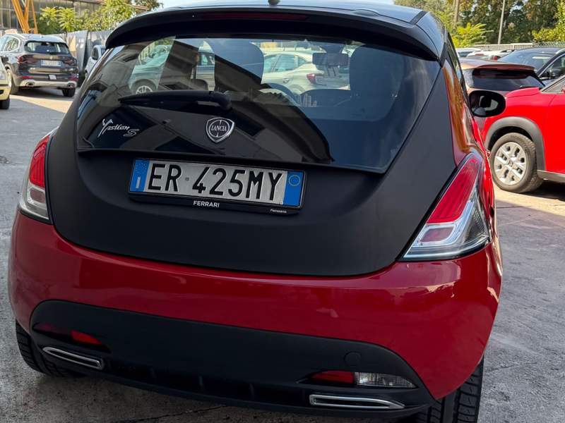 Lancia Ypsilon