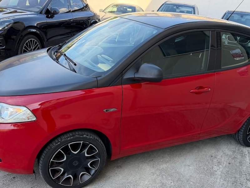 Lancia Ypsilon