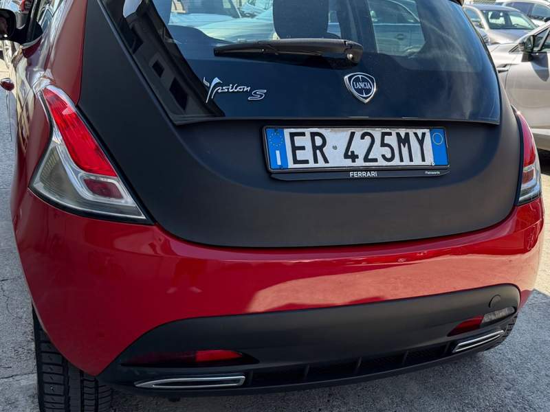 Lancia Ypsilon