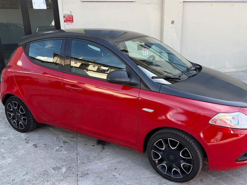 Lancia Ypsilon