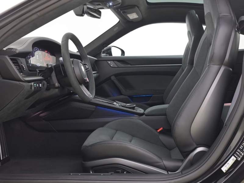 Porsche 911 (992)