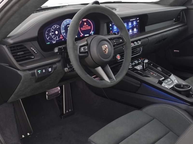 Porsche 911 (992)