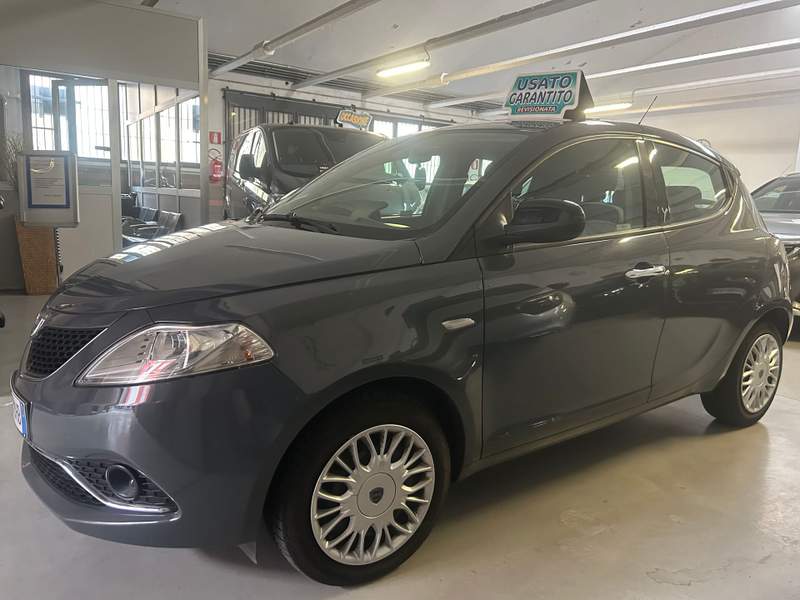 Lancia Ypsilon