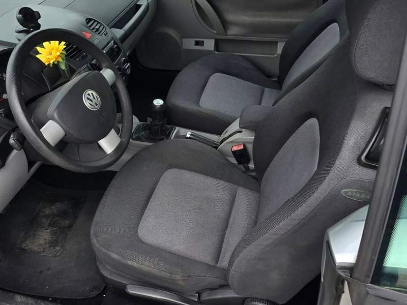 Volkswagen New Beetle