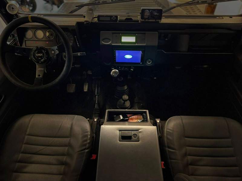 Land Rover Defender