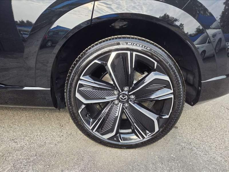 Mazda CX-6e