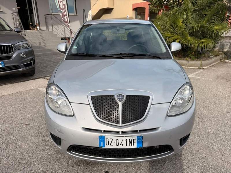 Lancia Ypsilon