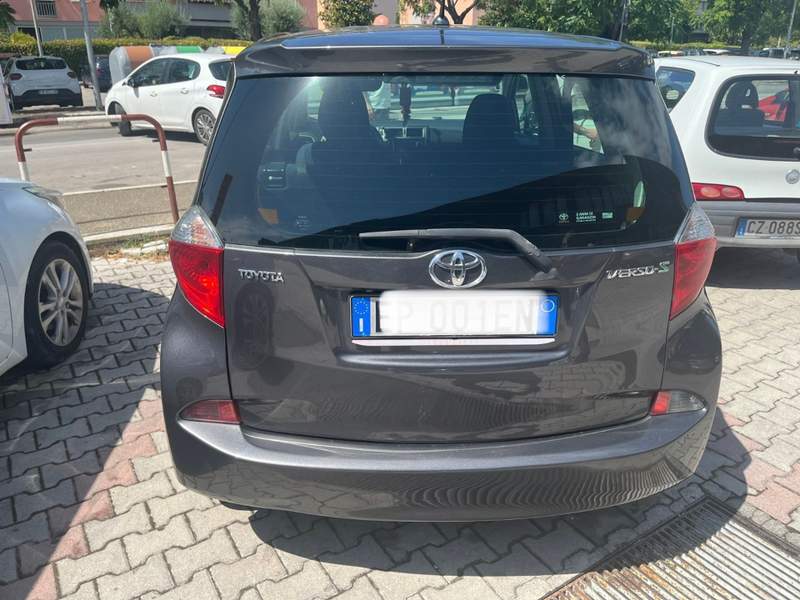 Toyota Verso-S