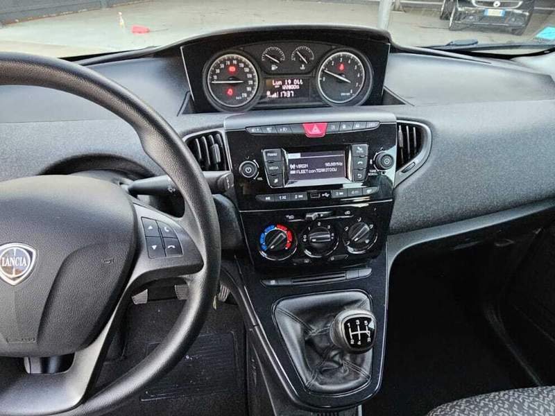 Lancia Ypsilon