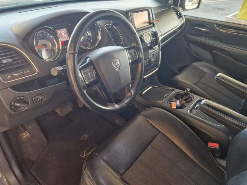 Lancia Voyager