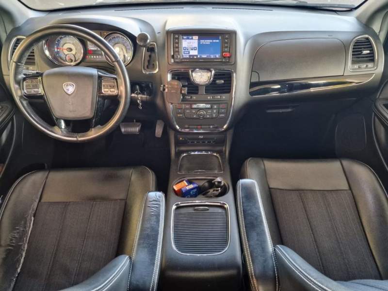 Lancia Voyager