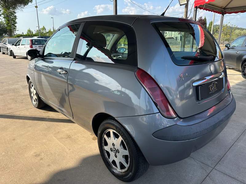 Lancia Ypsilon