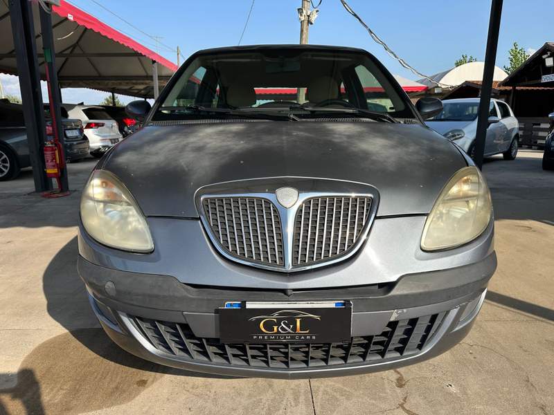Lancia Ypsilon