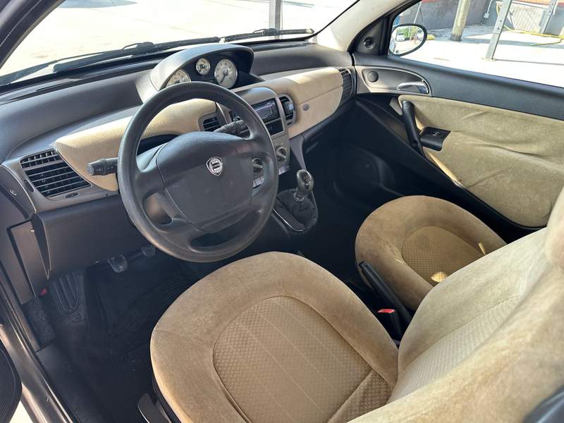 Lancia Ypsilon