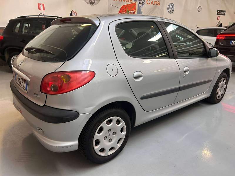 Peugeot 206